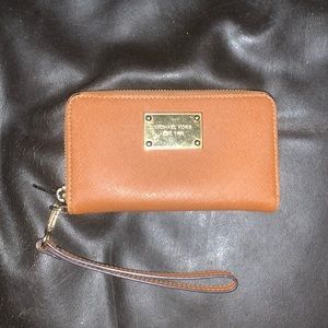Michael Khors Phone Wallet Wrislet